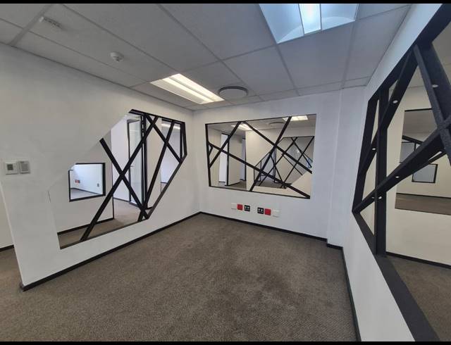 1,066M² OFFICE TO LET IN SANDTON CENTRAL